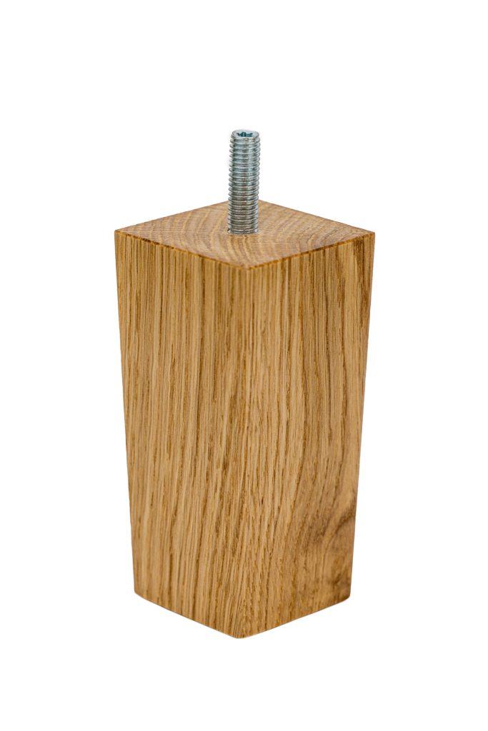 Drewniana piramida noga meblowa z drewna dębowego, olejowana, z wkręconą śrubą