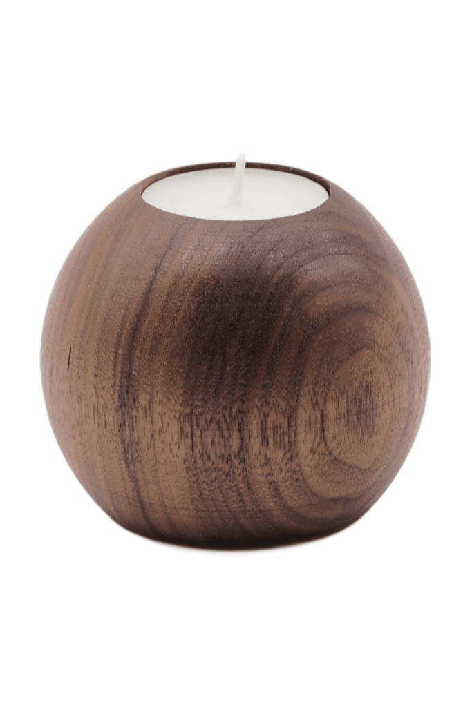 Drewniany świecznik z drewna orzecha amerykańskiego o kształcie kuli, olejowany, na świece typu tealight
