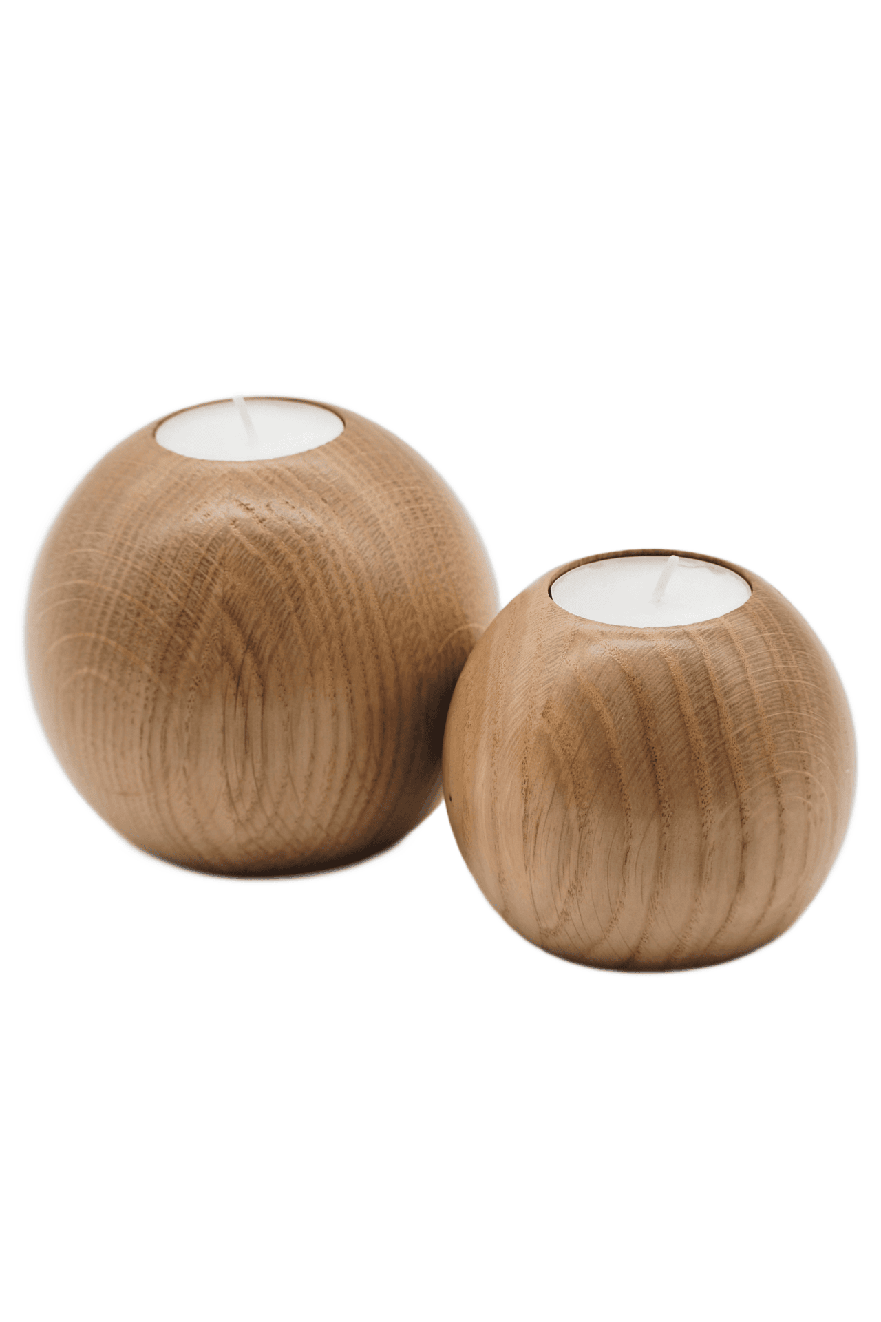 Drewniany komplet dwóch świeczników z drewna dębowego o kształcie kuli większej i mniejszej, w kolorze naturalnym, na świece typu tealight