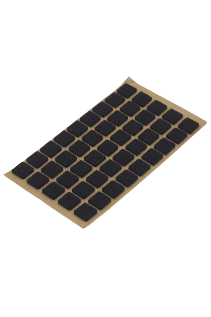 Opakowanie samoprzylepnych podkładek filcowych o kształcie kwadratu w kolorze czarnym - 45 szt.