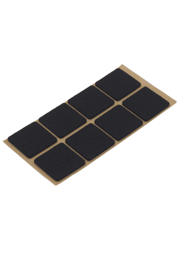 Opakowanie samoprzylepnych podkładek filcowych o kształcie kwadratu w kolorze czarnym - 8 szt.