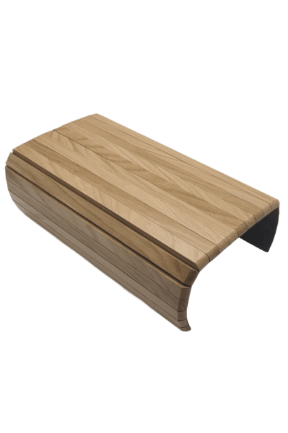 Nakładka łamana na bok meblowy, w kolorze naturalnym, pokazująca jej ułożenie na boku mebla