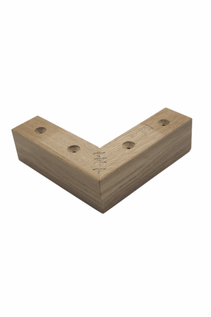 Dębowa noga meblowa narożna w kolorze naturalnego drewna